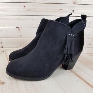 Bongo Alessandra Black Faux Suede Ankle Boots Womens 9M Side Zip Tassels NEW